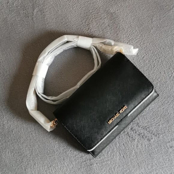 Michael Kors Black Saffiano Jet Set Crossbody - Picture 3 of 6